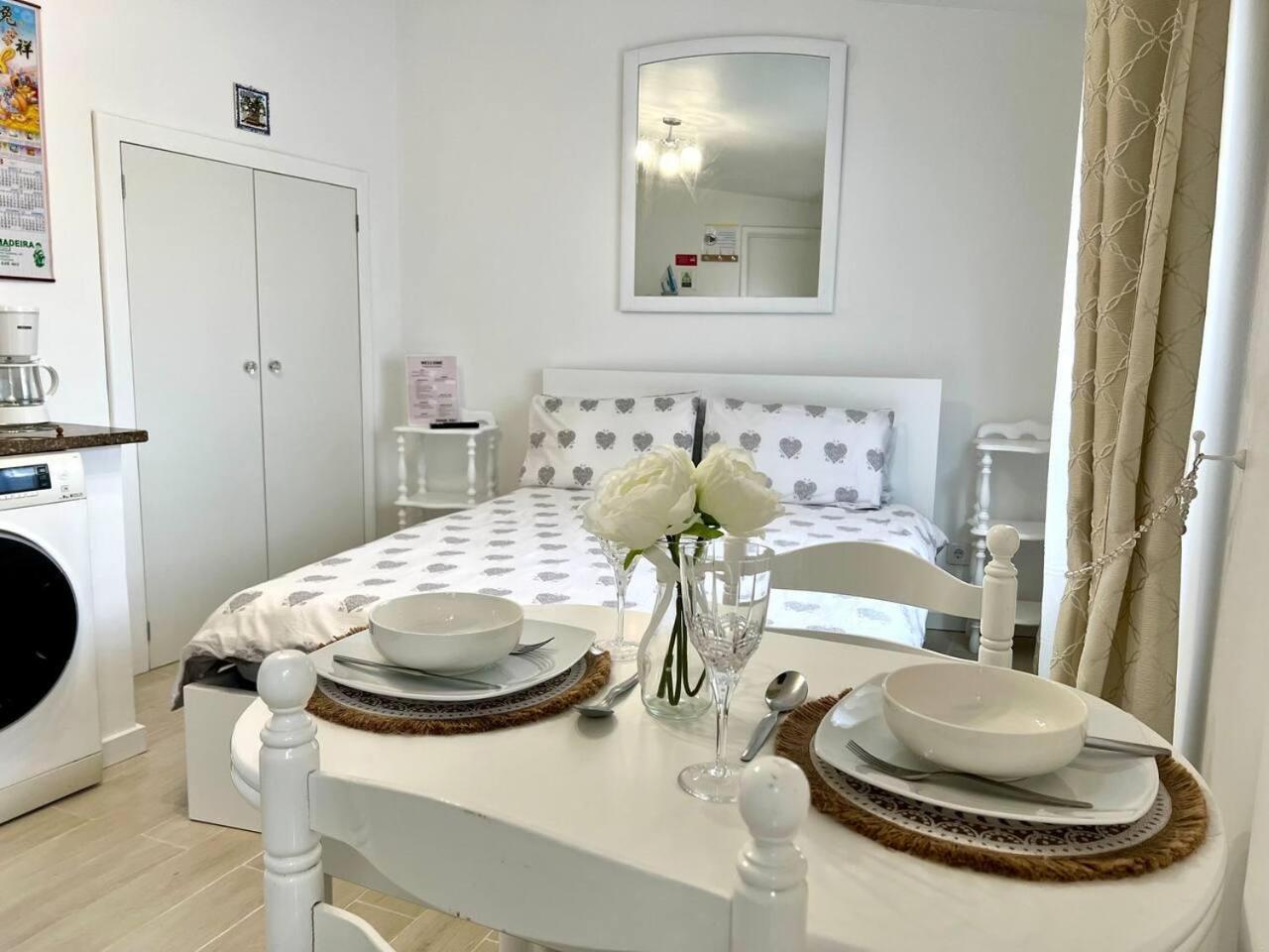 Modern Minimalist With Essential Comfort Appartement