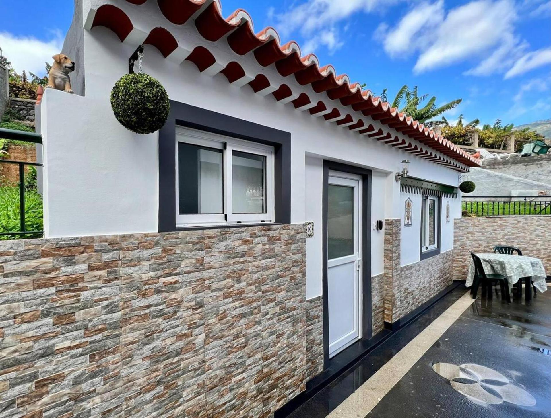 Apartamento Modern Minimalist With Essential Comfort